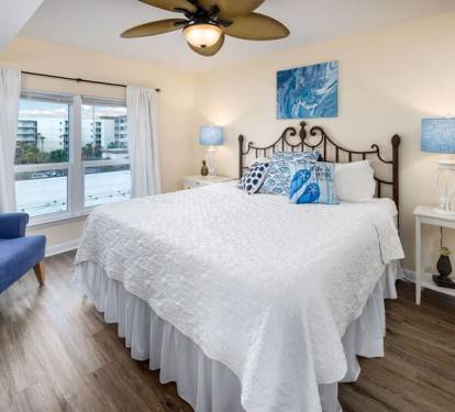 Master Bedroom, Sea Oats Resort Okaloosa Island Fort Walton Beach Destin Vacation Rentals