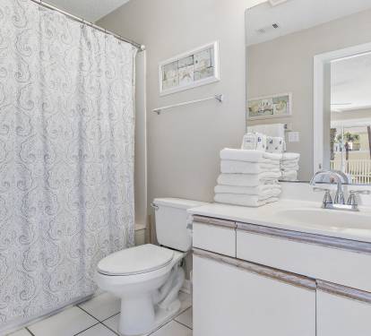 Adjoining Master Bath with the Convenience of a Shower/Tub Combo