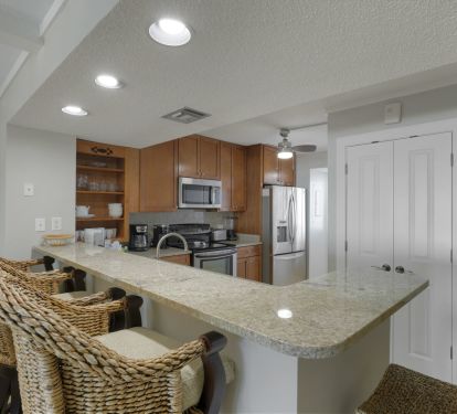 Kitchen Bar with seating