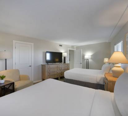 Double Queen guest room