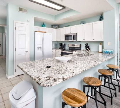 Kitchen - Gulf Dunes Resort Unit 616 / Okaloosa Island / Fort Walton Beach Vacation Rentals
