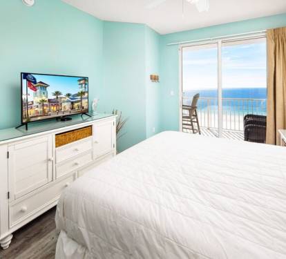 Master Bedroom - Gulf Dunes Resort Unit 616 / Okaloosa Island / Fort Walton Beach Vacation Rentals