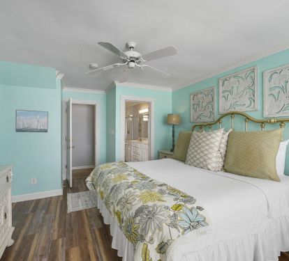 1st king master suite(2nd floor)