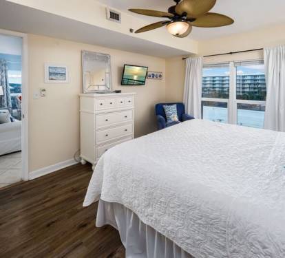 Master Bedroom, Sea Oats Resort Okaloosa Island Fort Walton Beach Destin Vacation Rentals