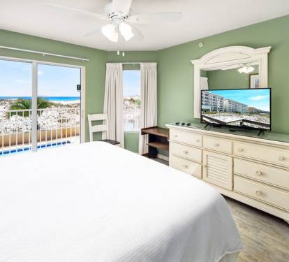 Master Bedroom - Gulf Dunes Resort Unit 117 Okaloosa Island Fort Walton Beach Vacation Condos by Sunset Resort Rentals