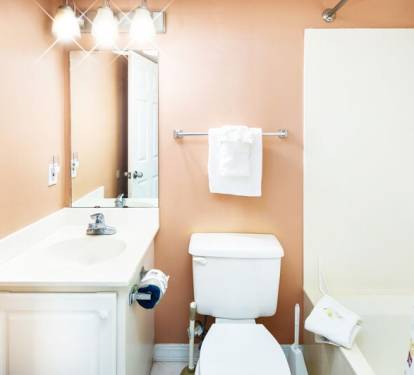 Guest Bathroom 2 - Gulf Dunes Resort Unit 117 Okaloosa Island Fort Walton Beach Vacation Condos by Sunset Resort Rentals