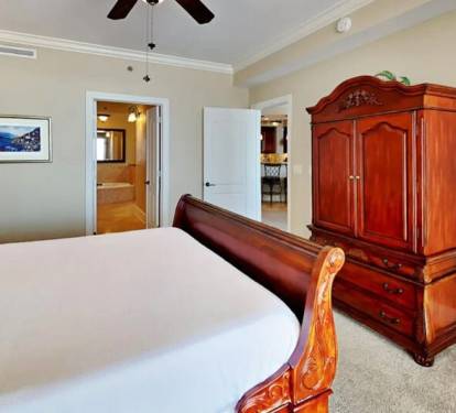 Master Bedroom - Bella Riva Resort Unit 205, Okaloosa Island Fort Walton Beach Florida Vacation Condo Rentals by Sunset Resort Rentals