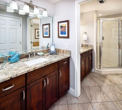 Master Bath - Waters Edge Resort Unit 304 Okaloosa Island Fort Walton Beach Vacation Rentals by Sunset Resort Rentals