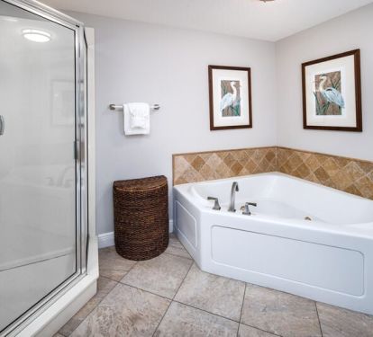 Master Bath - Waters Edge Resort Unit 304 Okaloosa Island Fort Walton Beach Vacation Rentals by Sunset Resort Rentals