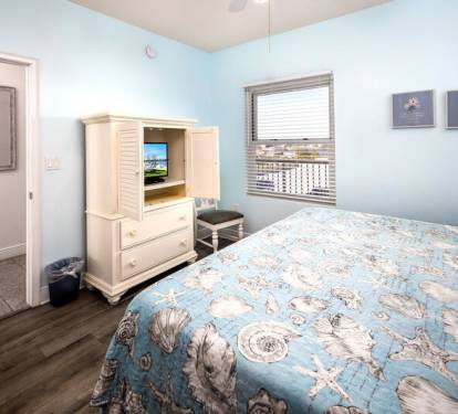 Guest King Bedroom - Waters Edge Resort Unit 510 Okaloosa Island Fort Walton Beach Vacation Rentals