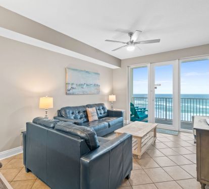 Living Area - Sleeper Sofa - Beach Views - Cable & Smart TV