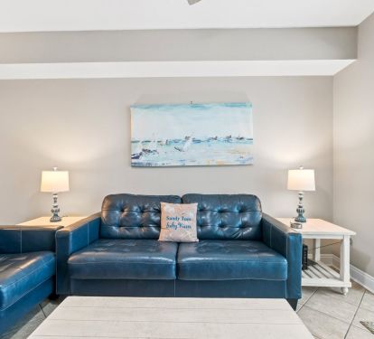 Living Area - Sleeper Sofa - Beach Views - Cable & Smart TV