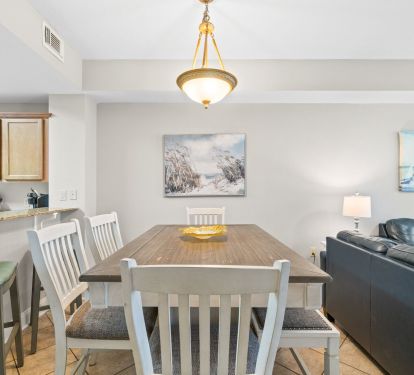 Dining Area - Table seats 6 - additional seating at kitchen counter