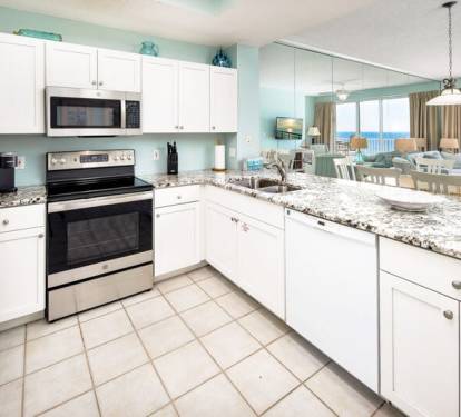 Kitchen - Gulf Dunes Resort Unit 616 / Okaloosa Island / Fort Walton Beach Vacation Rentals