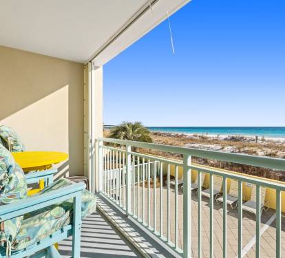 Private Full Balcony - Beach & Pool Views