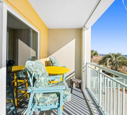 Private Full Balcony - Beach & Pool Views