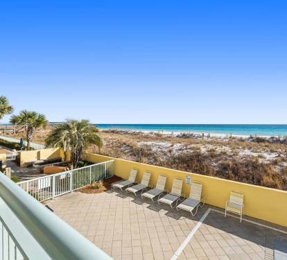 Private Full Balcony - Beach & Pool Views