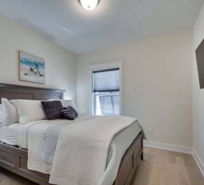 Cozy Queen Size Mattress with Flat Screen