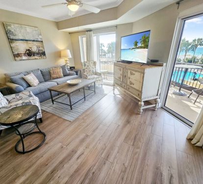 Spacious living room