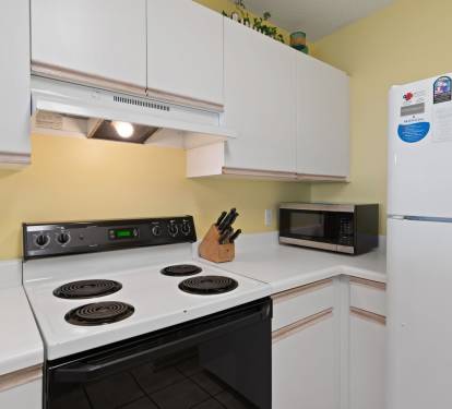 From morning coffee to full family dinners - enjoy the ease of home-style cooking while on vacation.