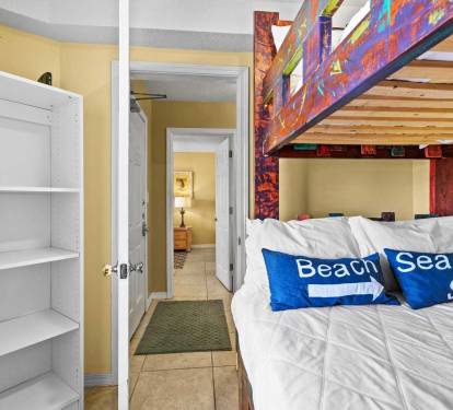 Twin bunk beds to fit the whole family