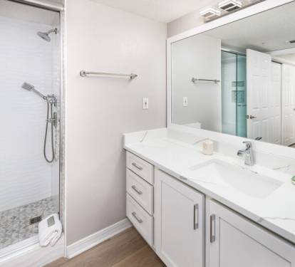 Master Bathroom - 
Islander Beach Resort 3001 Fort Walton Beach Okaloosa Island