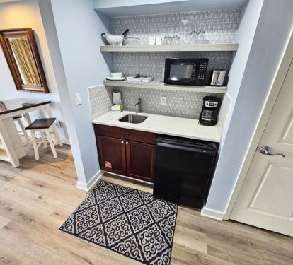 Luau I - 6705 Studio_13