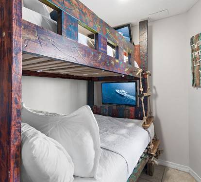 Twin bunk beds to fit the whole family