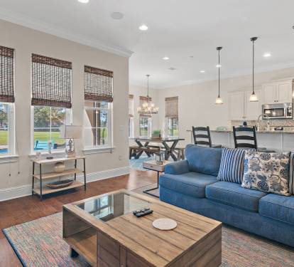 Welcome to your relaxing home away from home in Sandestin - spacious, light-filled living space just minutes from Miramar Beach and Sandestin-s summer/fall outdoor movie nights and seasonal festivals.