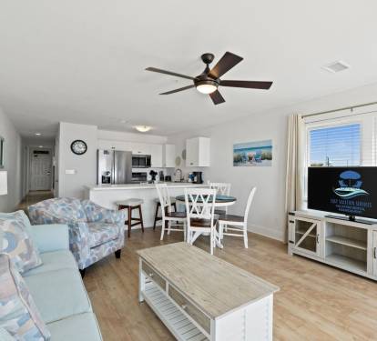 Living Area - Gulf Front - Balcony Access - Smart TV - Queen Sleeper Sofa - Linens Provided