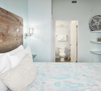 Master Bed - Waters Edge Resort unit 613 Okaloosa Island Fort Walton Beach Vacation Rentals by Sunset Resort Rentals