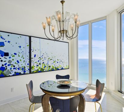 Main level dining area
