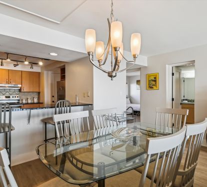 Dining table seating