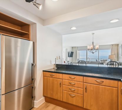 Full kitchen with plenty of counter space