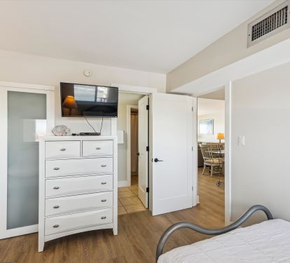 Guest room with flat screen TV