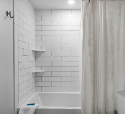 Bathroom 2 with tub and shower