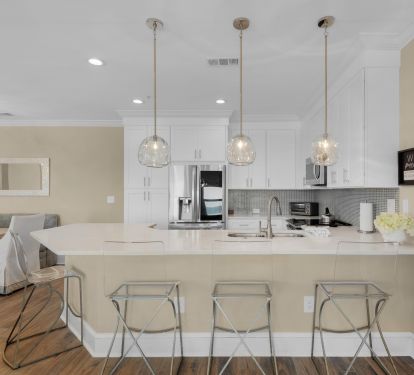 Kitchen with Bar