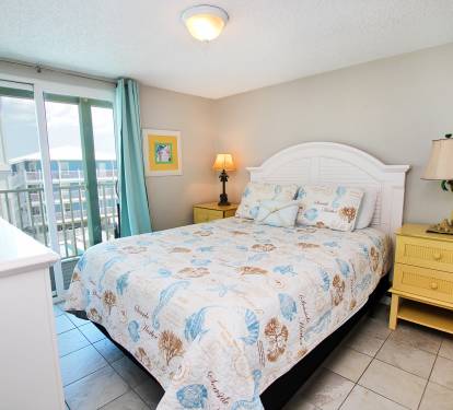 7 - Guest Bedroom 1 (1)