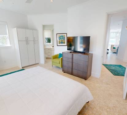 Guest Bedroom 1 (1st Floor)