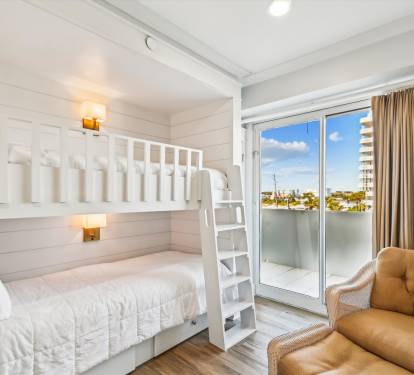 interior-bunks-_dsc4865