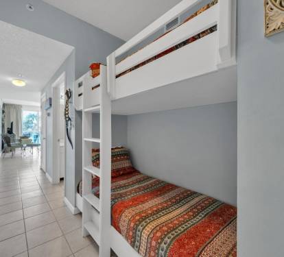 Hallway Bunks 1 Part 1