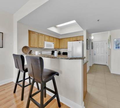 Kitchen with Breakfast Bar