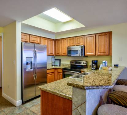 Kitchen with Breakfast Bar