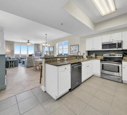 Kitchen with Breakfast Bar