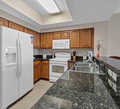 Kitchen with Breakfast Bar