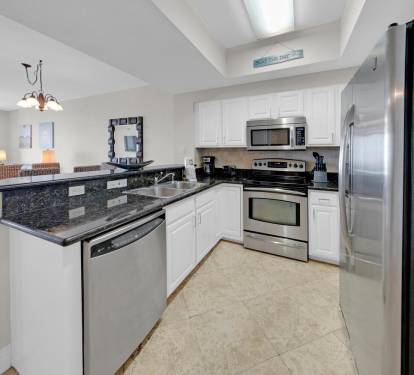 Kitchen with Breakfast Bar
