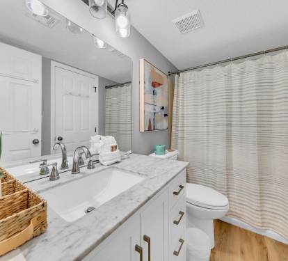 Guest Bathroom 