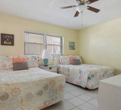 guest bdrm 2 double beds