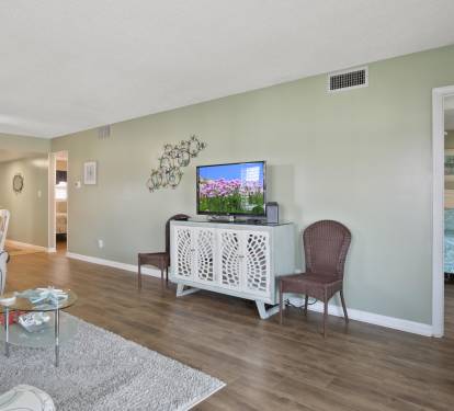 living room/dining room