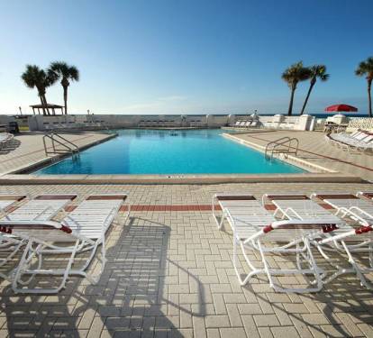 Gulf pool - next to the beach.